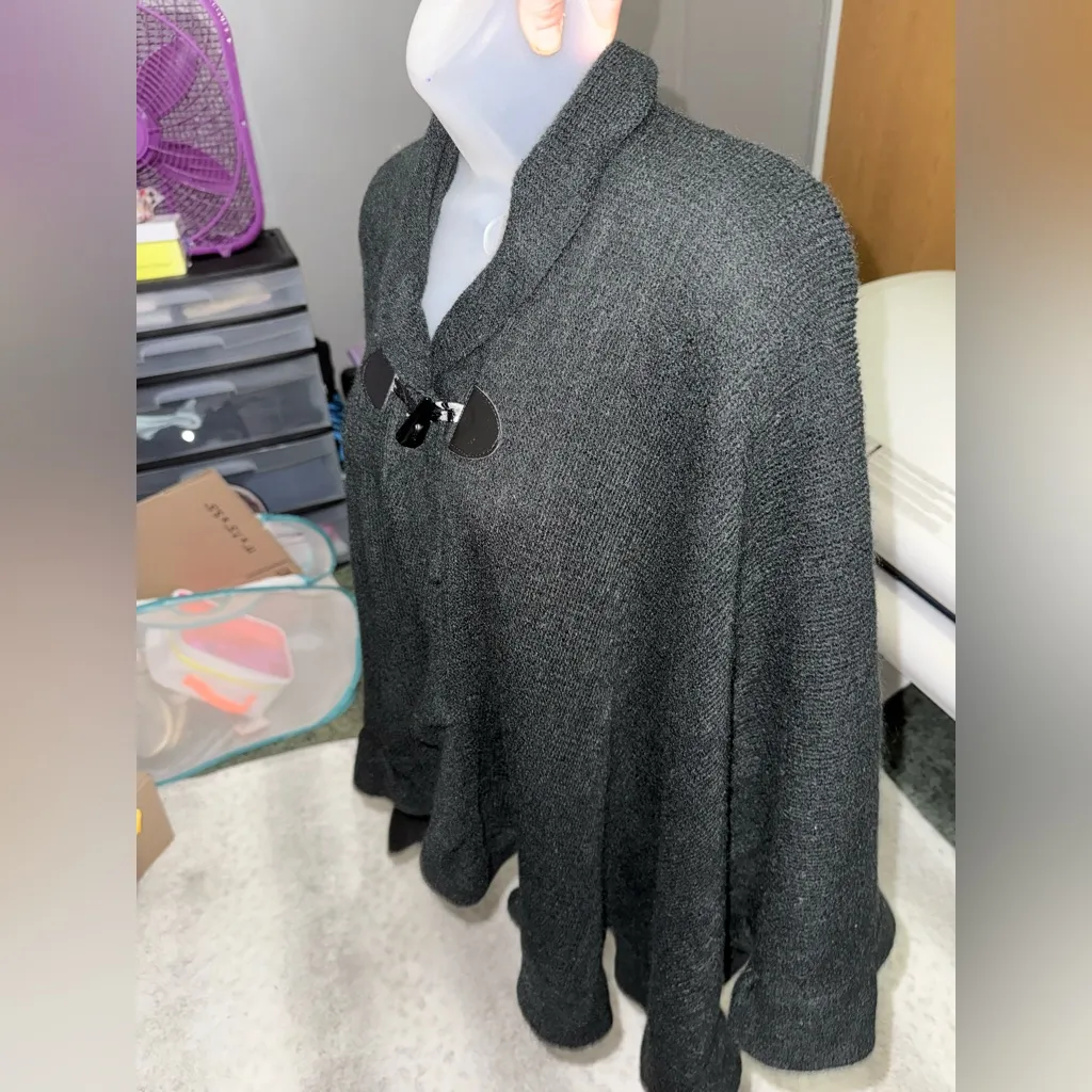 Elegant Black Poncho Size undefined - Image 5