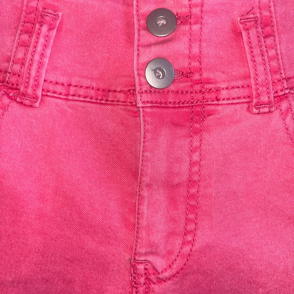 No Boundaries Juniors 2 Button Corset Shorts Small Pink 5 Pocket Denim Shorts - Image 5