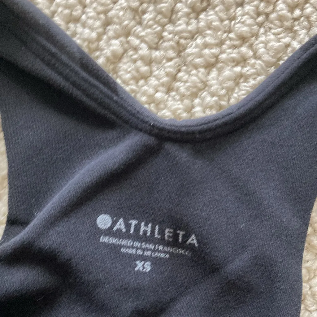 ATHLETA Conscious Crop Sports Bra A-C Cups Tank Shelf Bra Black Camo Size XS EUC - Image 9