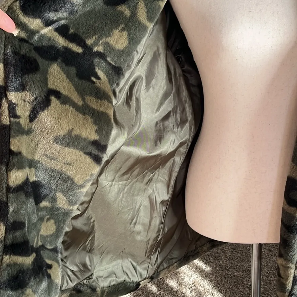 Miley + Molly Super Soft Open Front Camo Teddy Jacket - Image 4