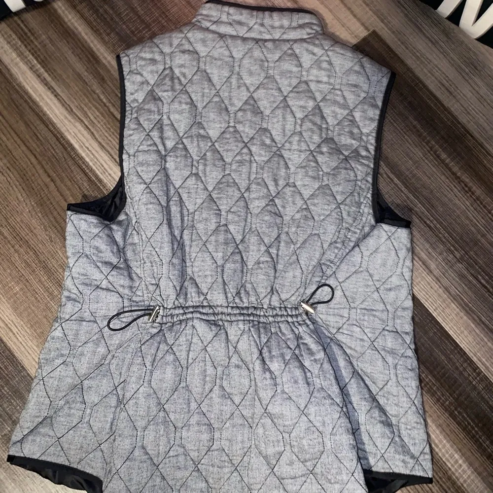 Croft & Barrow Gray Lightweight Vest - Image 4