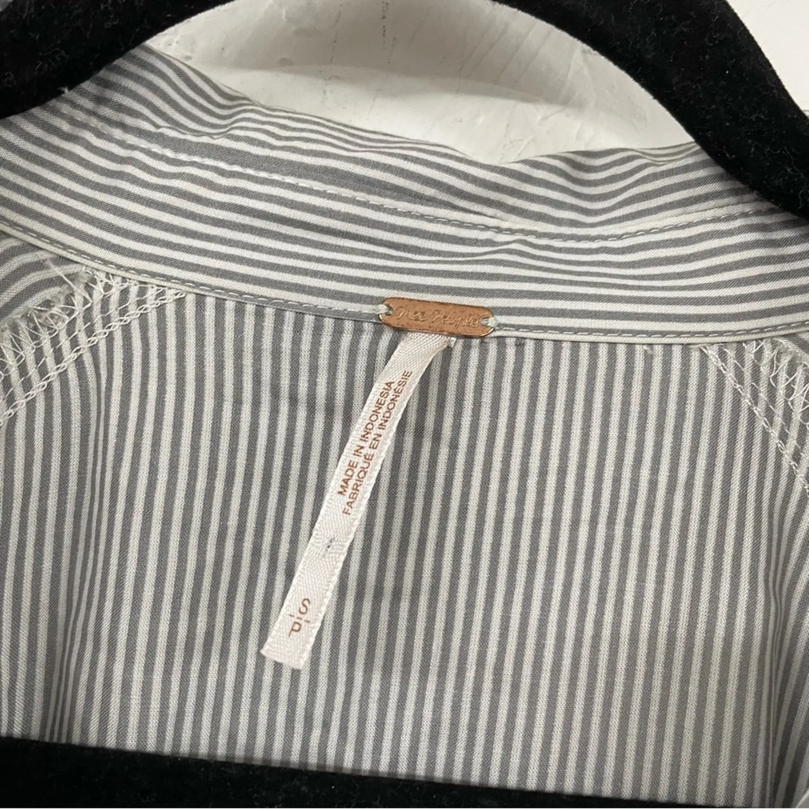 Free People Grey & White Striped Ruffled Tiered Long Sleeve Blouse Womens S Top - Image 3