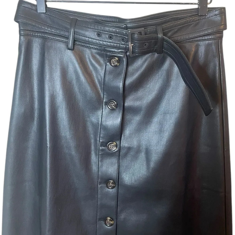 Ann Taylor Women’s Sz 10 Faux Leather Belted Button Front Skirt Black - Image 3