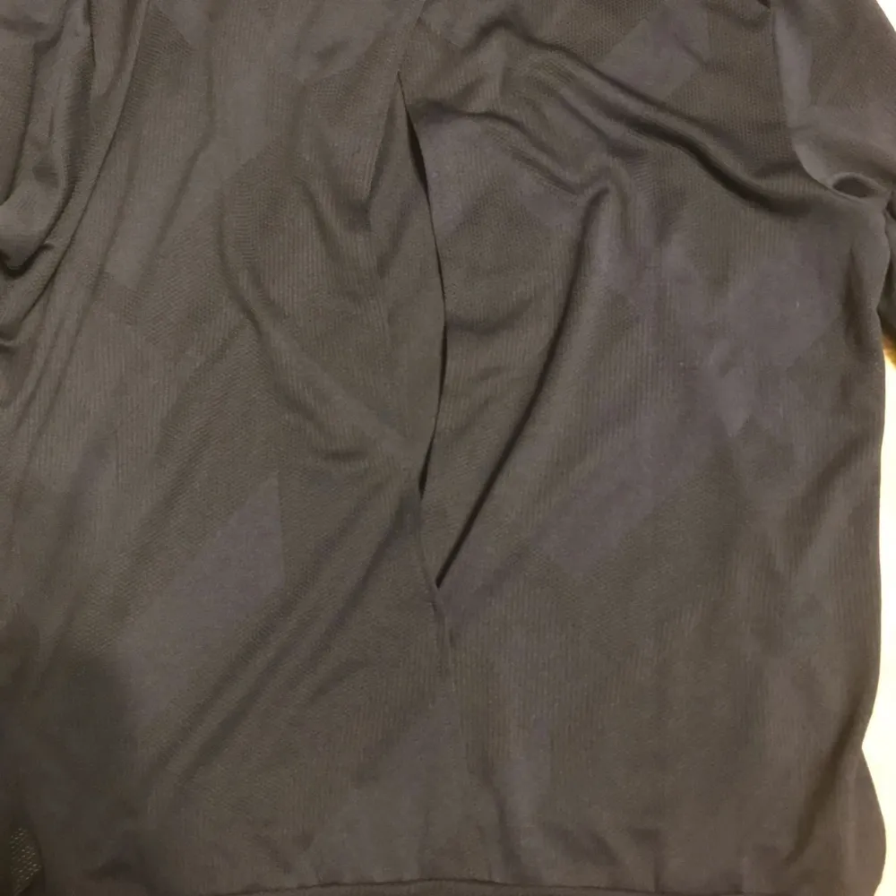 Women navy blue brooks long sleeve running shirt - Image 3