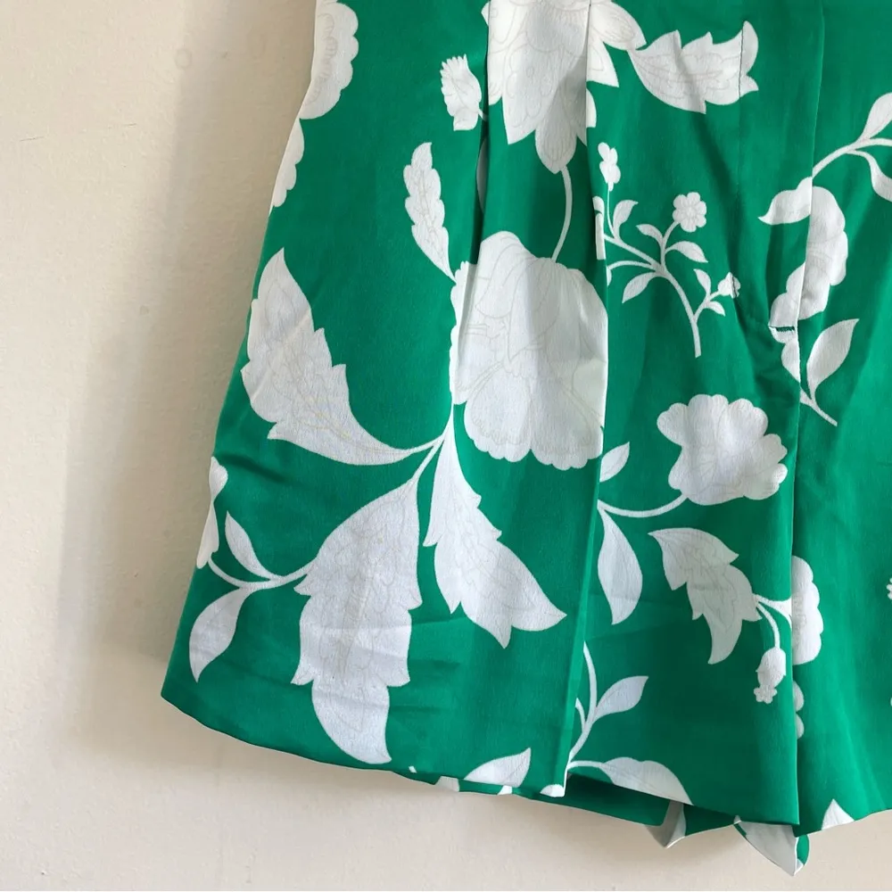 Ann Taylor Floral Satin Shorts Green and White 6P New with Tags (no belt) - Image 6