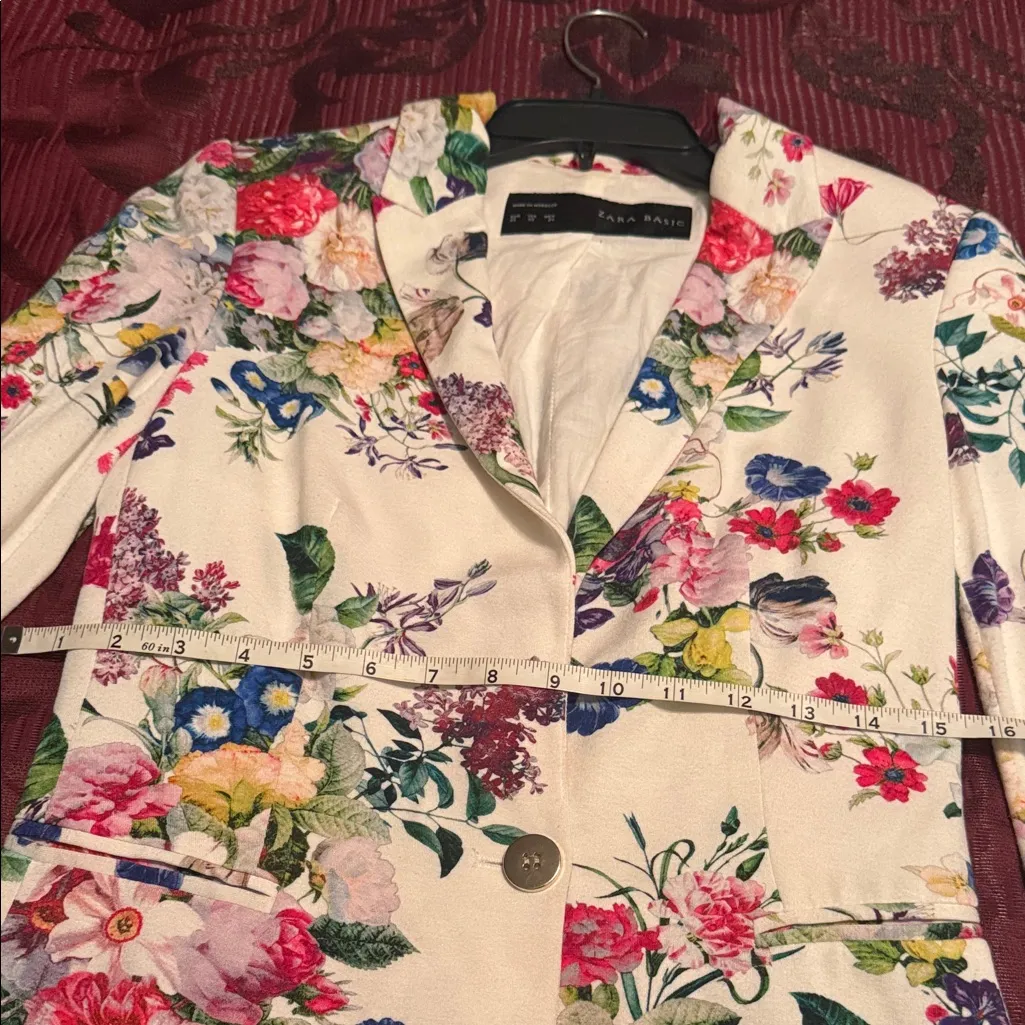 Zara Women's Cream Floral Blazer - Image 4