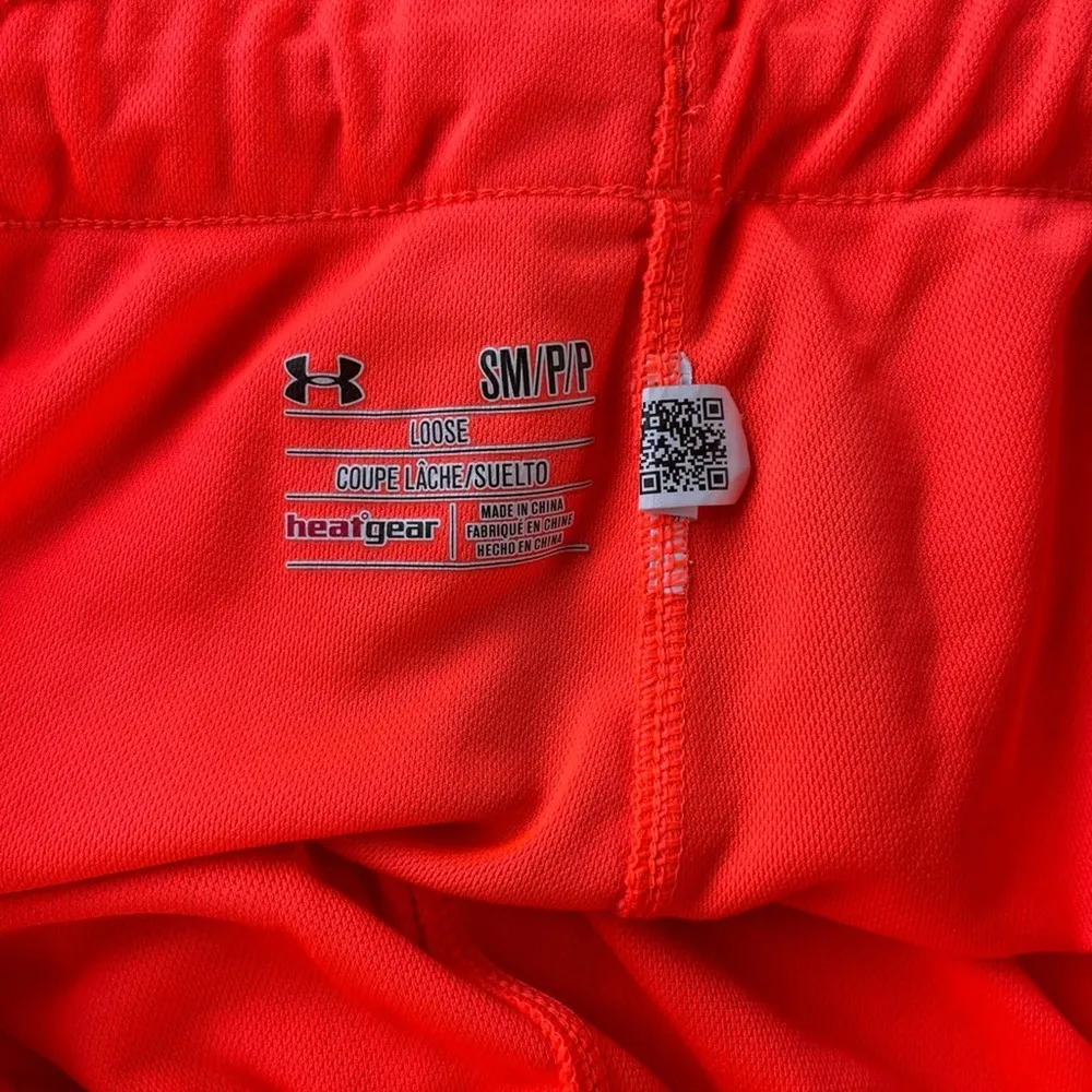 Under Armour heat gear Loose Fit Neon orange running shorts - Image 3