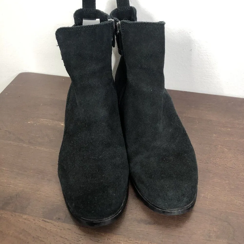 La Canadienne Black Suede Buckle Detail Chelsea Ankle Boots Women's Size 5.5 - Image 3