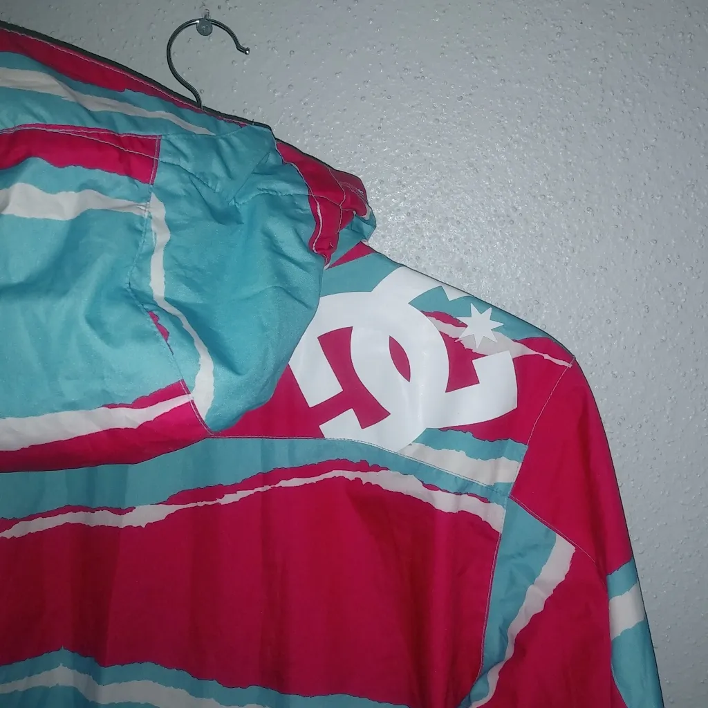 DC Shoes Exotex S Rare Bold Jagged Striped Snowboard Jacket in Pink & Turquoise - Image 4
