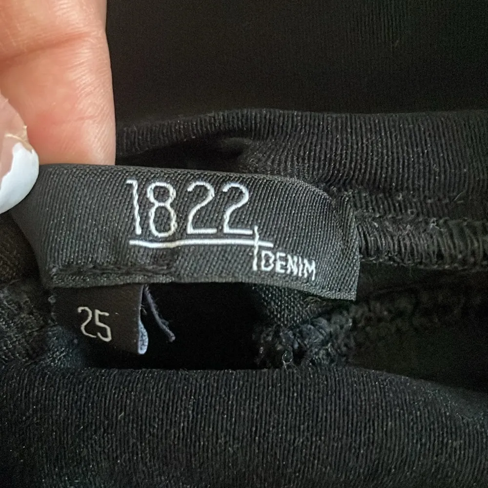 1822 Black Wynter Maternity Skinny Jeans - Size 25 - Image 7