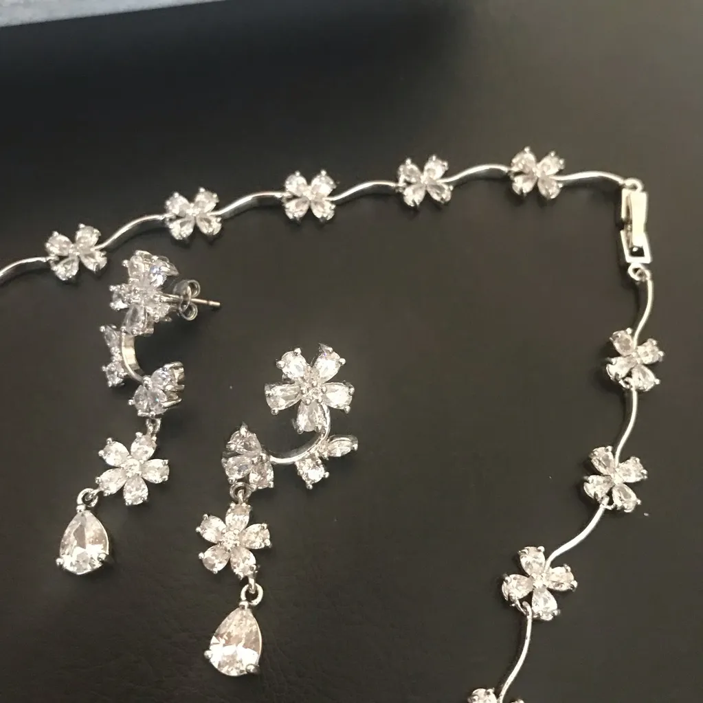 Bridal Jewelry Set Necklace & Earrings Crystal Silver - Image 2