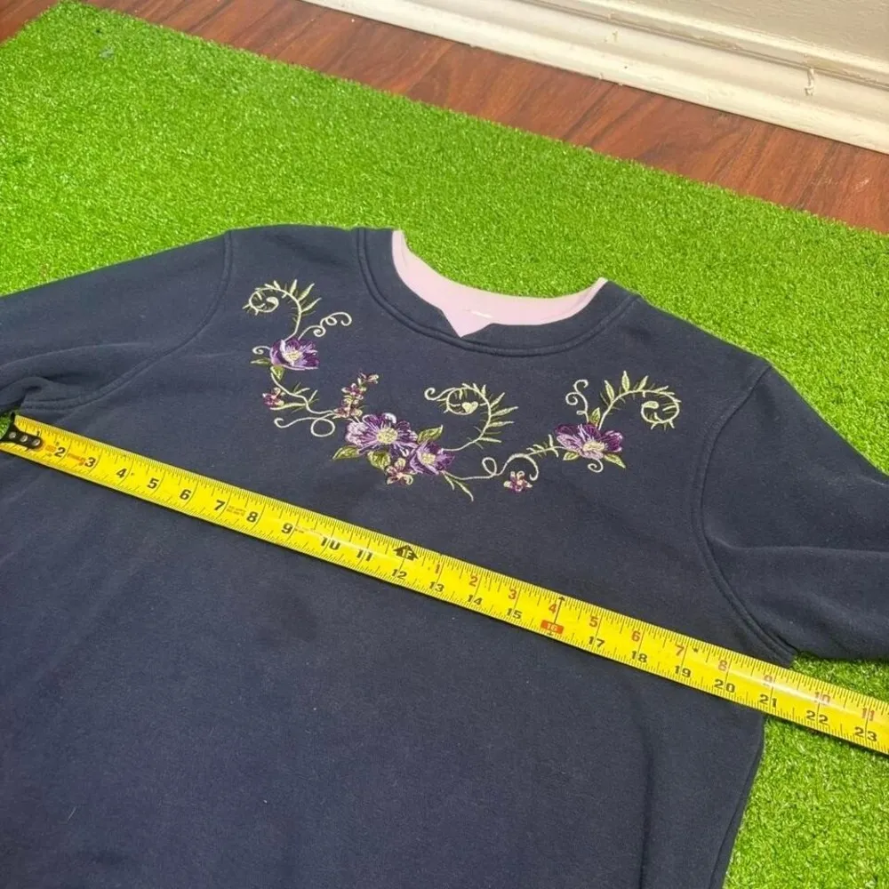 VTG 90s Shenanigans Women Size M Floral Embroidery Long Sleeve Crew Neck Sweater Black Size M - Image 4