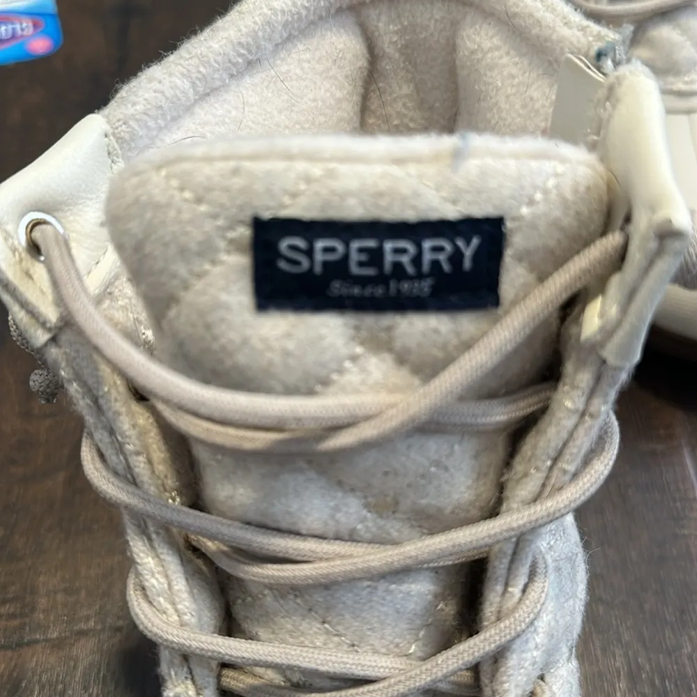 Woman’s cream sperry boots size 6.5 - Image 2