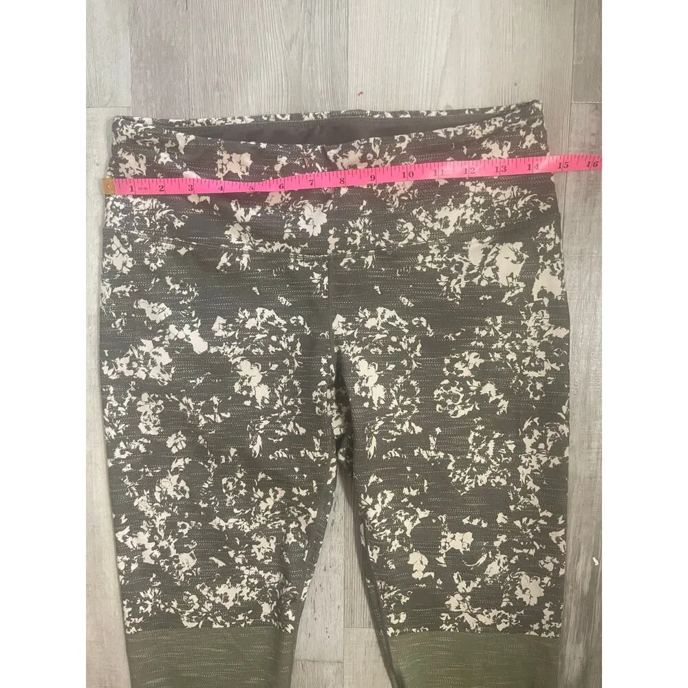 prAna WOMEN'S 3/4 LEGGING  PILLAR PRINTED CAPRI (SLATE CANOPY) Size Medium. - Image 6