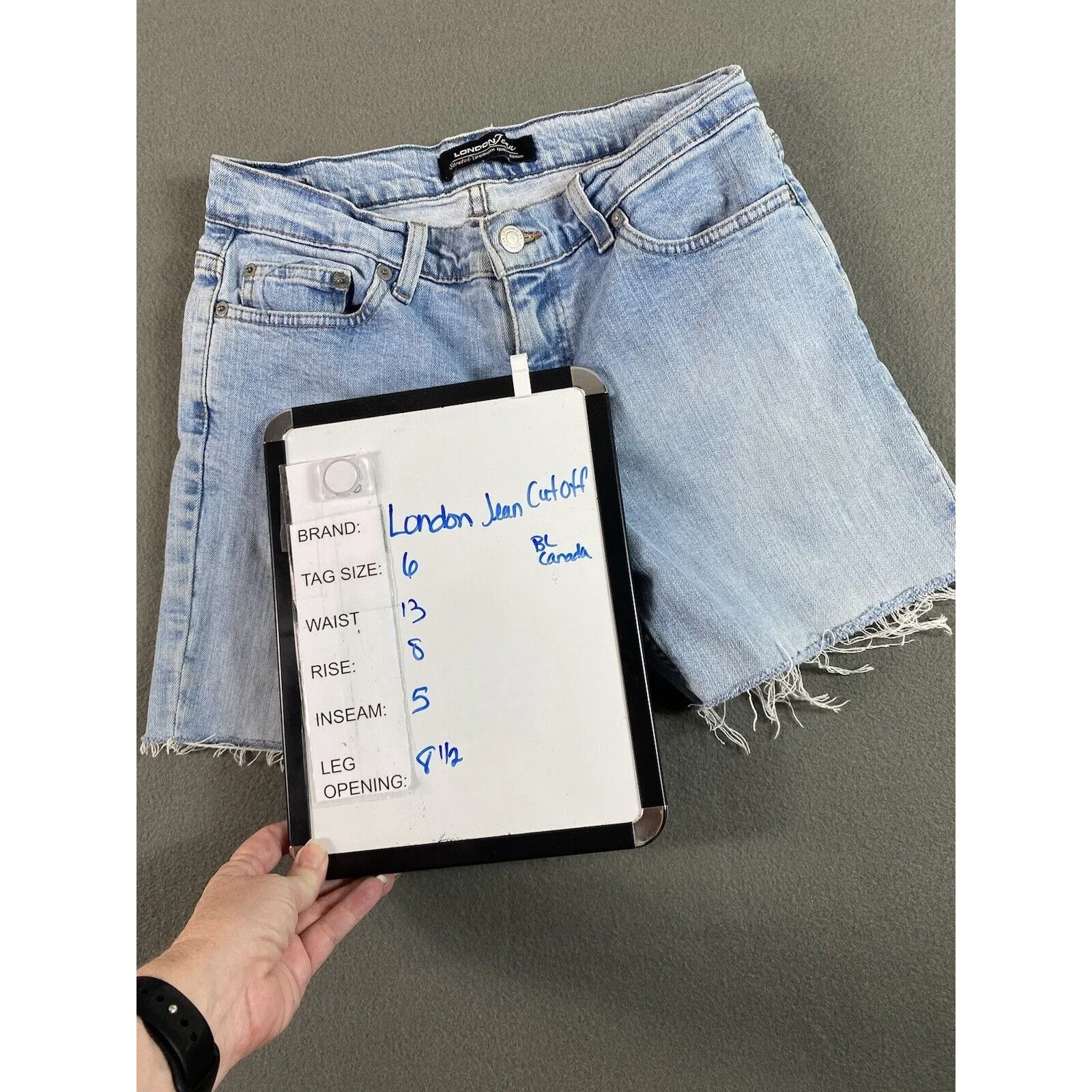 London Jean Cut Off Shorts Womens 26x5 Blue Frayed Stretch Light Fade Tag 6 Size 26 - Image 11