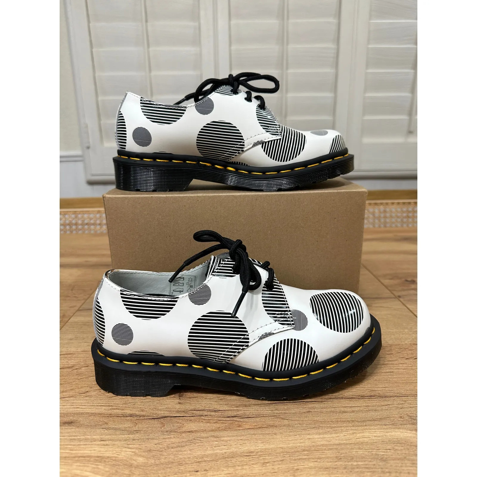 Dr. Martens Docs 1461 Women's Polka Dot Smooth Leather Oxford Shoe 5 Ladies NWOB - Image 3