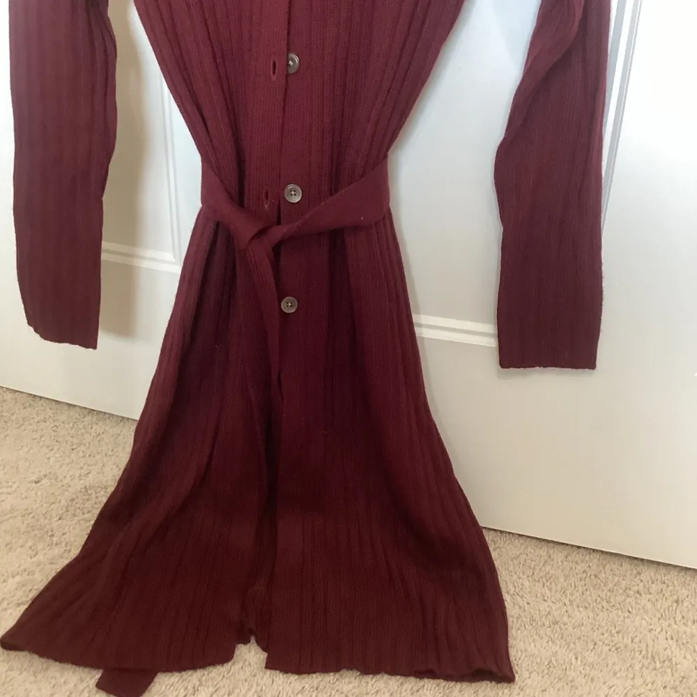 Maroon woman’s size XS ribbed sweater dress / or worn shirt and leggings - Image 3