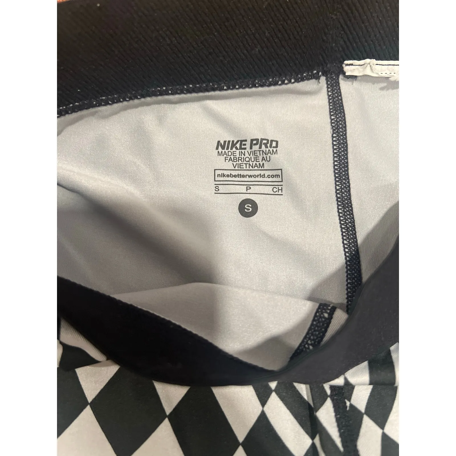 Nike Cropped Active Funky Printed Leggings Black White Small - Image 4