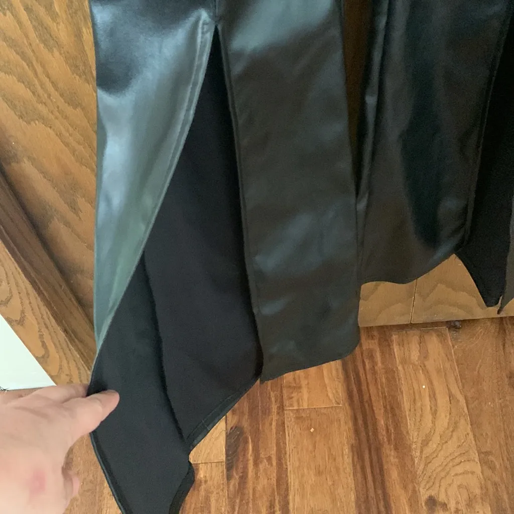 Pretty Little Thing  black strappy split hem flare jumpsuit‎ - Image 3