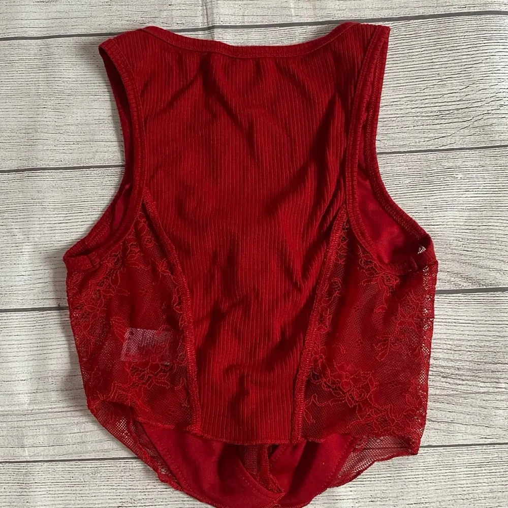 Garage Red Cropped Tie Front Lace Tank Top - Image 3
