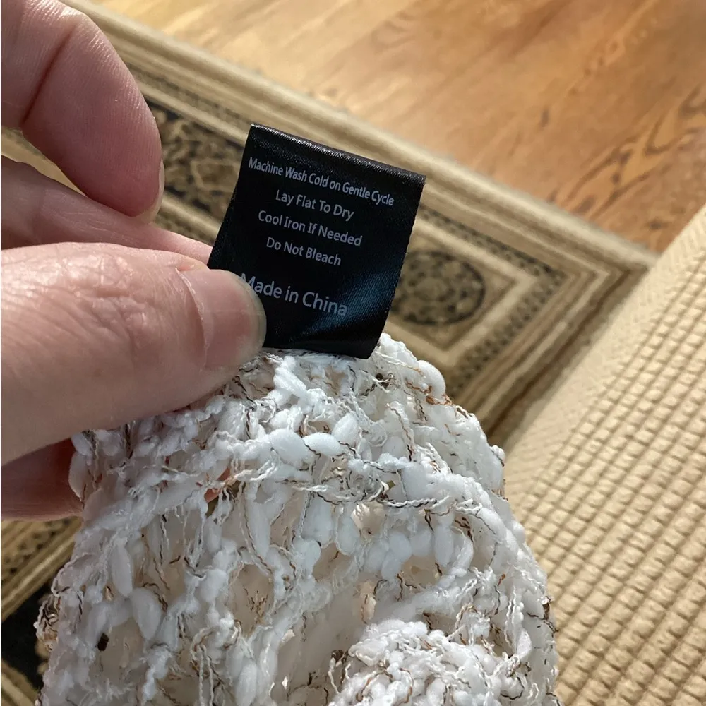 POL open crochet pullover sweater. Cream. Size Medium - Image 6