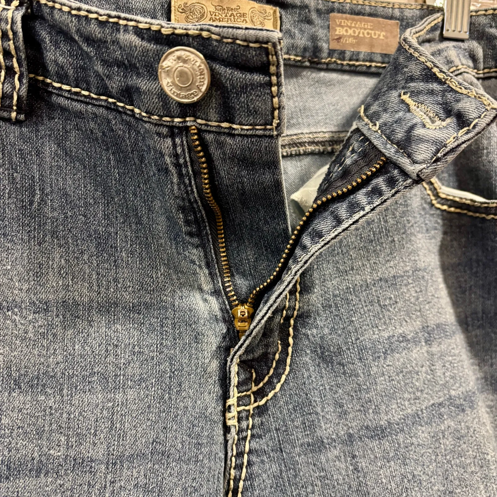 VTG Y2K Boot Cut Flare Studded Embroidered Denim Western Jeans, Women's Size 16 - Image 7