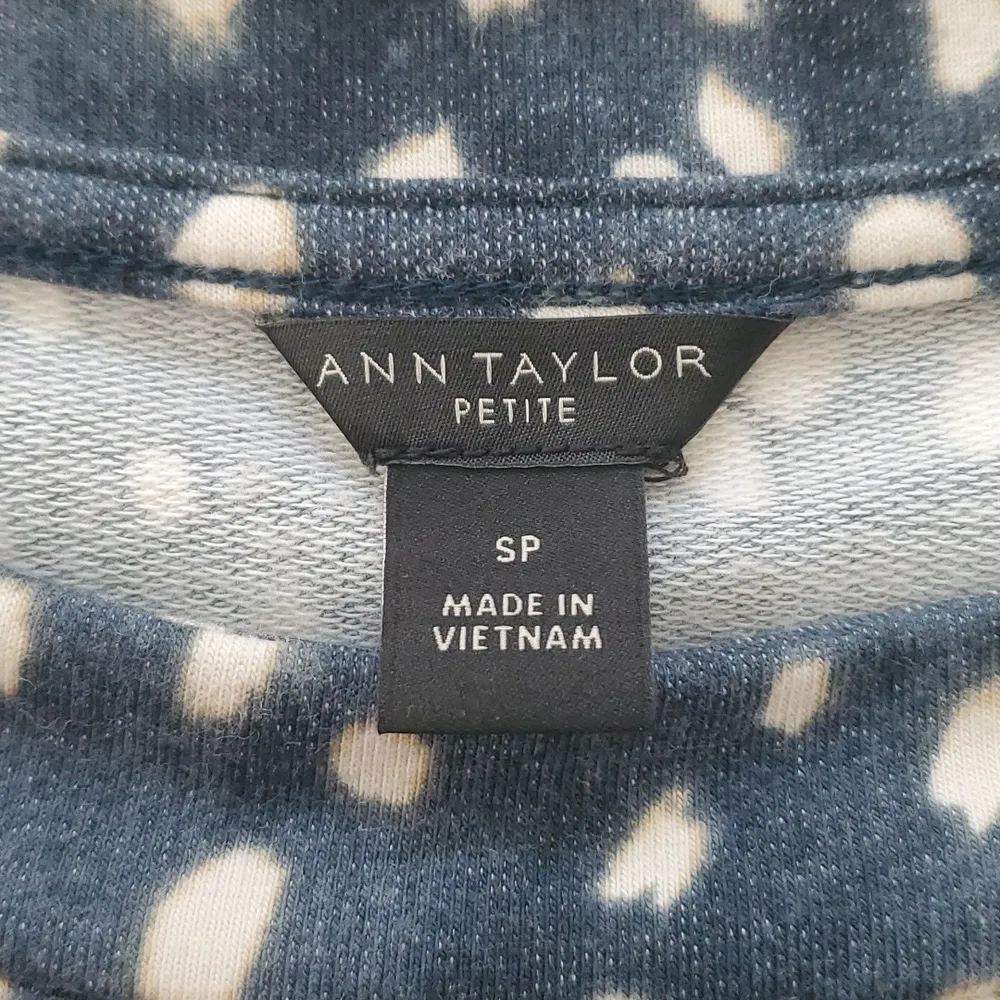 Ann Taylor Puffed Sleeve 3/4 Sleeve Sweatshirt Top - Image 6