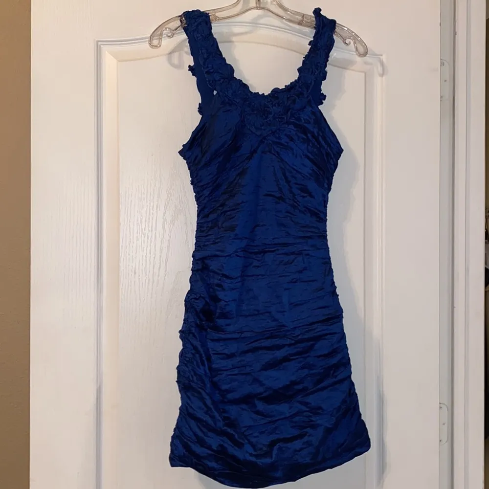 BCBG MEGAN RUCHED COBALT BLUE MINI COCKTAIL DRESS - Image 4