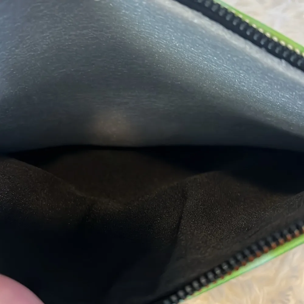 Wristlet (Large) Tie Dye *Grapic NWT - Image 5