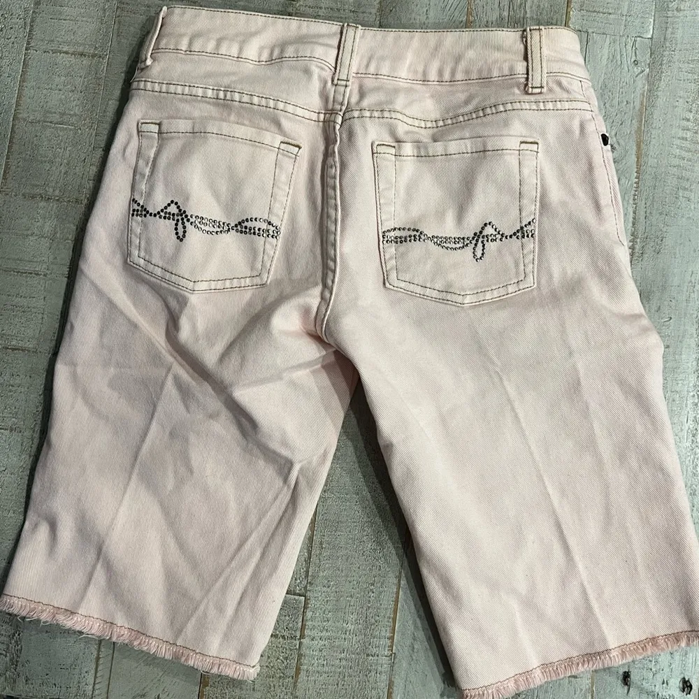 VTG Jordache Bermuda High Waisted Jean Pink Shorts Women Size 5/6 - Image 2