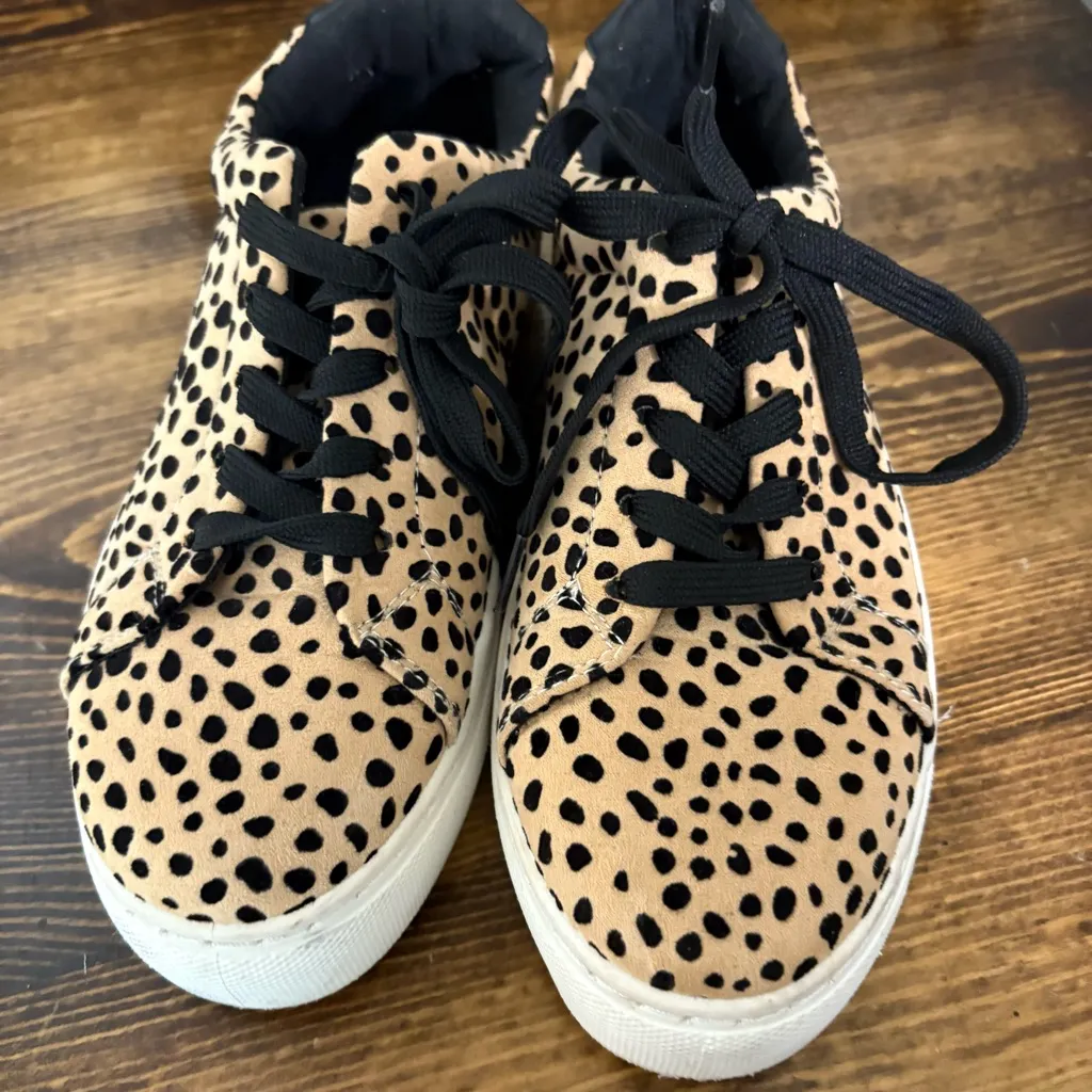 Qupid Tan Cheetah Print Sneakers‎ size 6 - Image 3