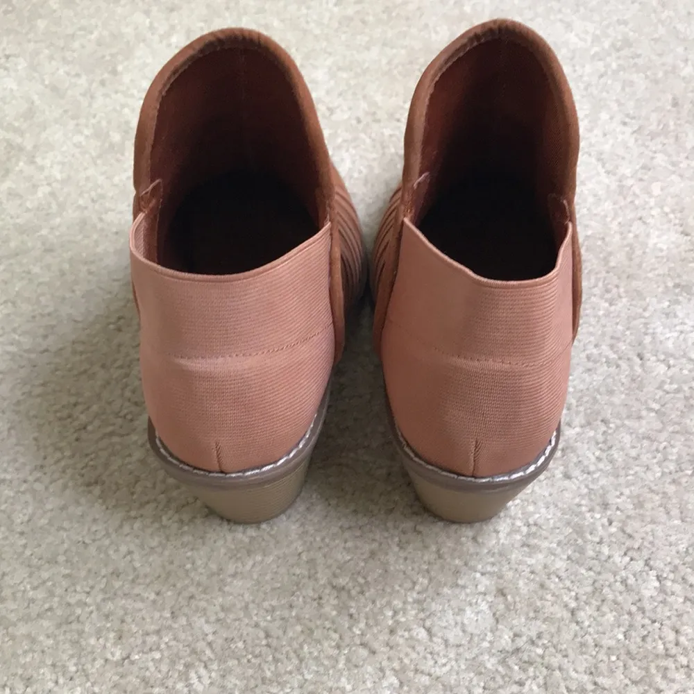 Zee Alexis Microsuede Caramel Colored Booties sz 8 Orange - Image 4