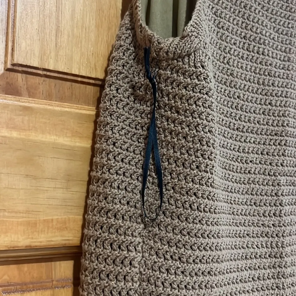 Simply Vera Vera Wang Brown Knit  Crochet Sleeveless Sweater Woman’s Size Medium - Image 4