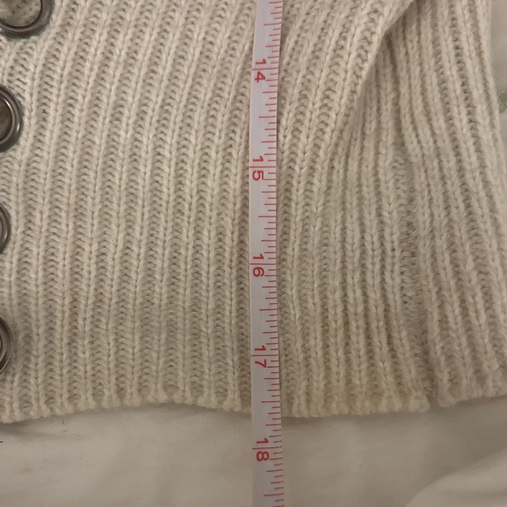 Miracle Women's Cream off shoulder Sweater Medium - Image 6