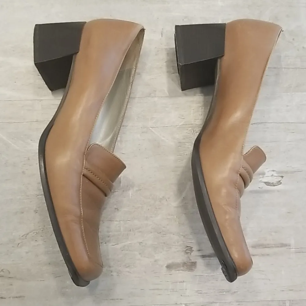 💕SAKS FIFTH AVENUE💕 Penny Loafer Leather Heels - Image 7