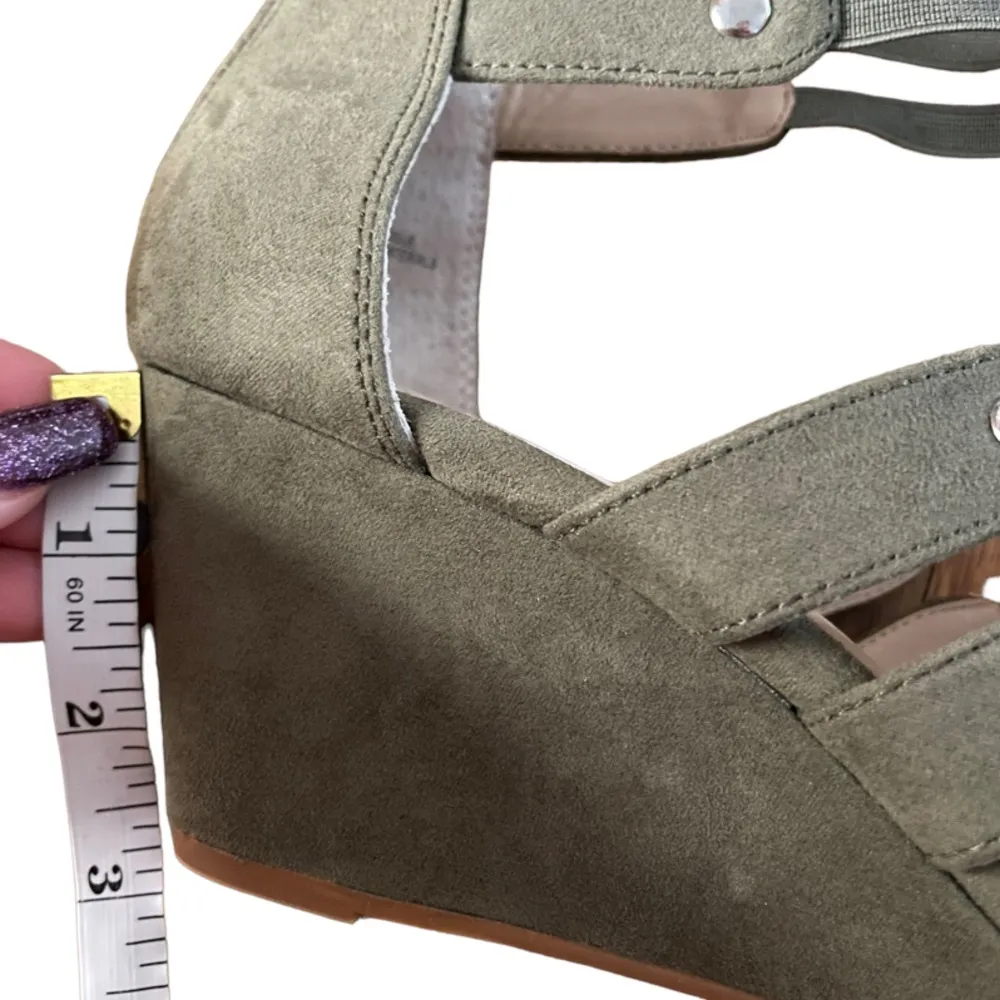 Kaari Blue Megan Olive Faux Suede Strappy Wedge 9.5 - Image 4