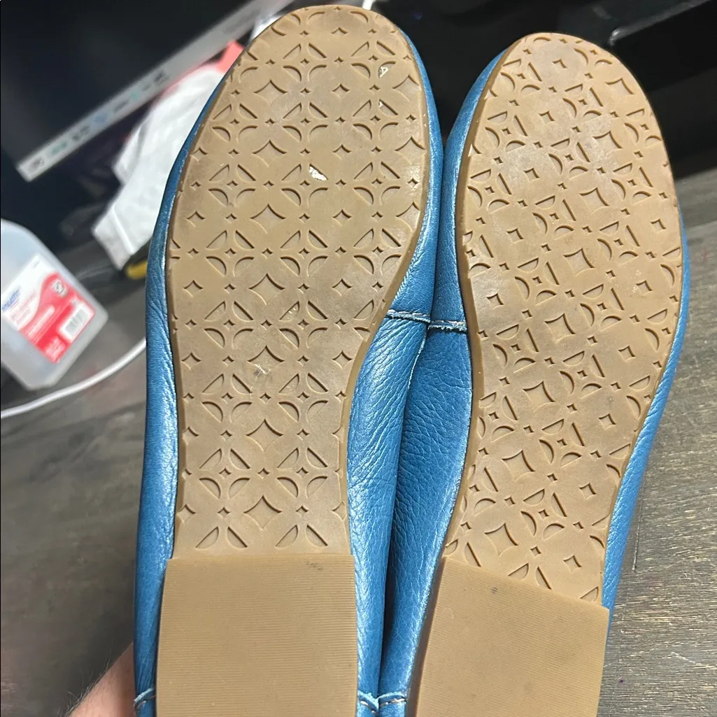 Fossil Women's 6.5 Blue Leather Loafers - Image 3