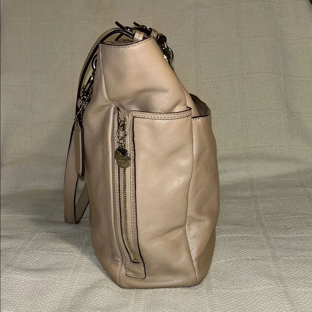 Coach F19456 Tall Gallery Putty Colored Leather Tote - Image 4