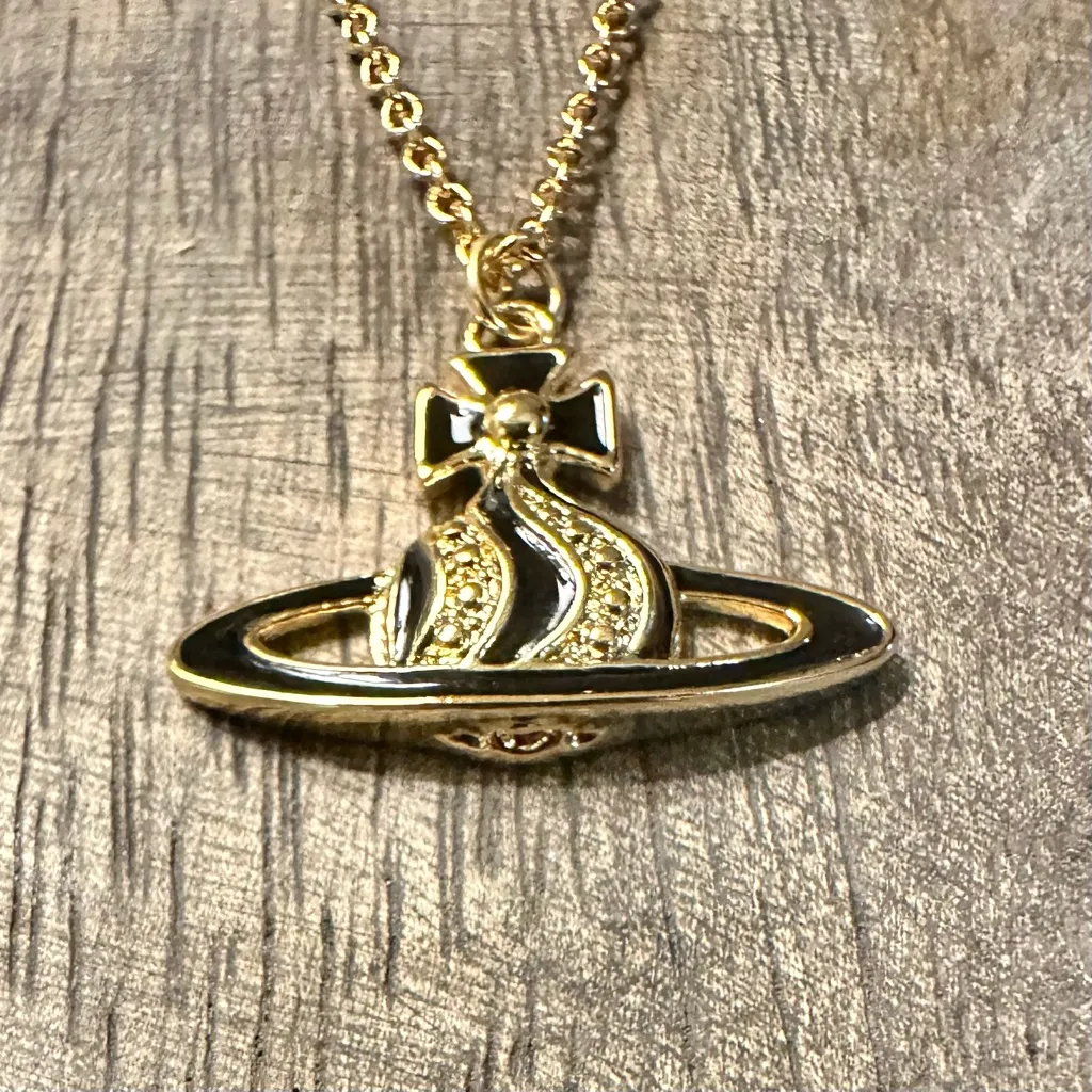 New Authentic Vivienne Westwood
Orb/Antoinette Necklace; Gold/Black w/Dust bag - Image 3