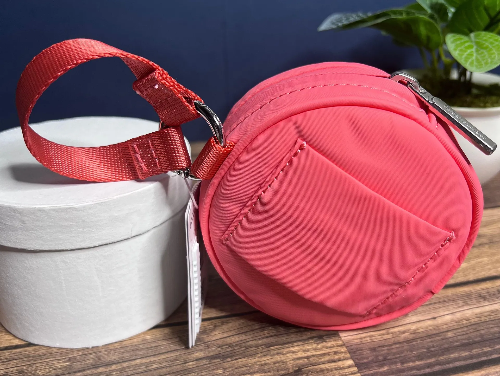 Lululemon Logo Coin Pouch NWT Raspberry Cream - Image 9