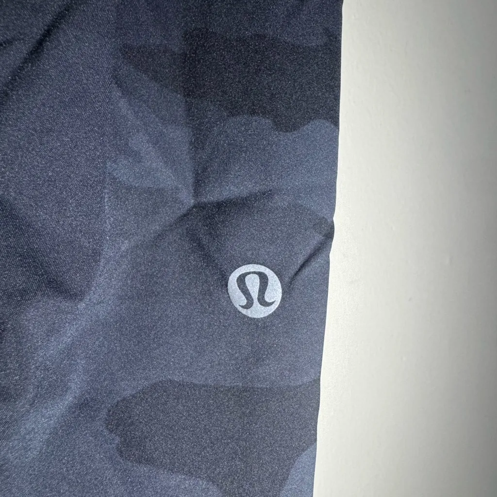 Lululemon Base Pace High-Rise Short 8"
Heritage 365 Camo Deep Coal Multi… - Image 5