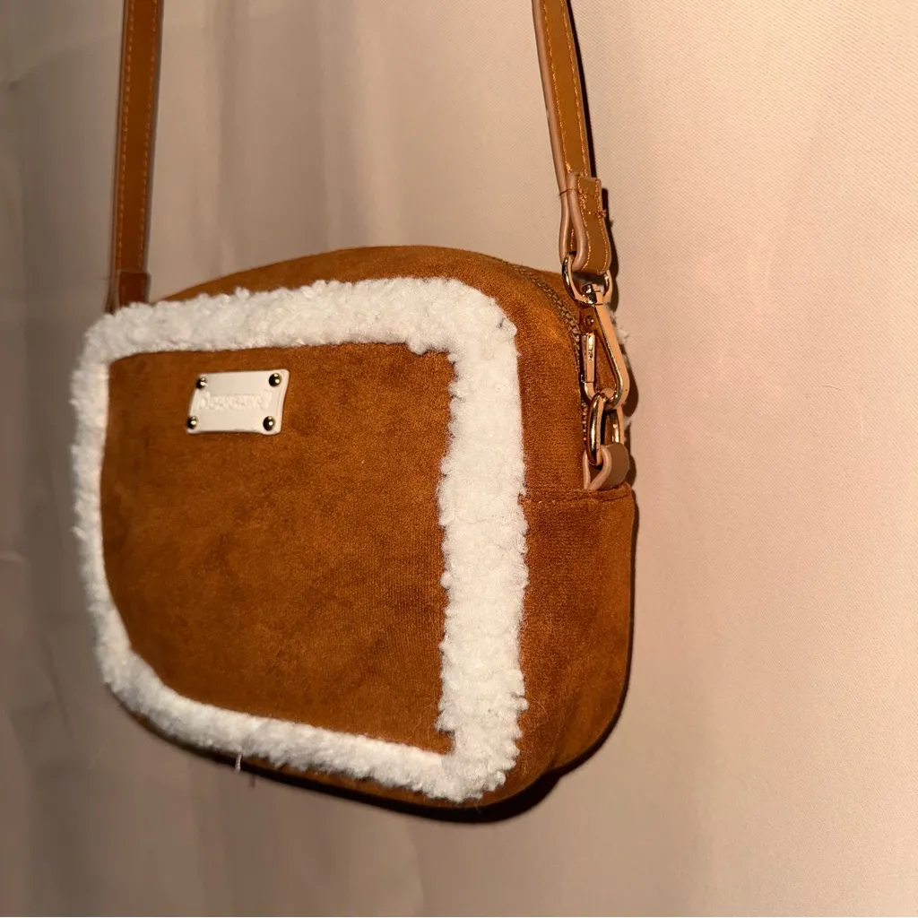 BEARPAW  brown crossbody - Image 6