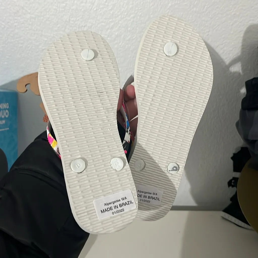 New Havaianas Womens Disney Slim Stylish Minnie Mouse Flip Flop Sand Size 6 NWT - Image 8