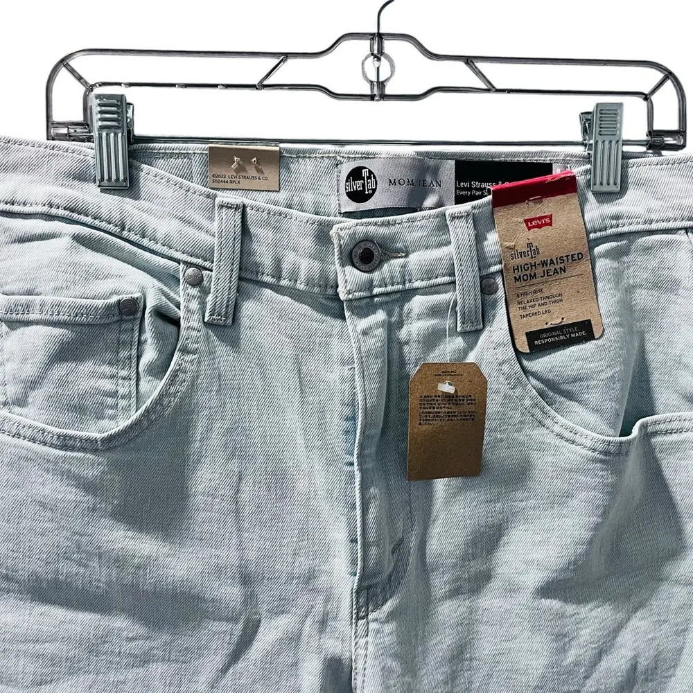 Levi's NWT SilverTab High-Waisted Mom Jeans 31x27 Light Wash Blue Denim Pants - Image 2