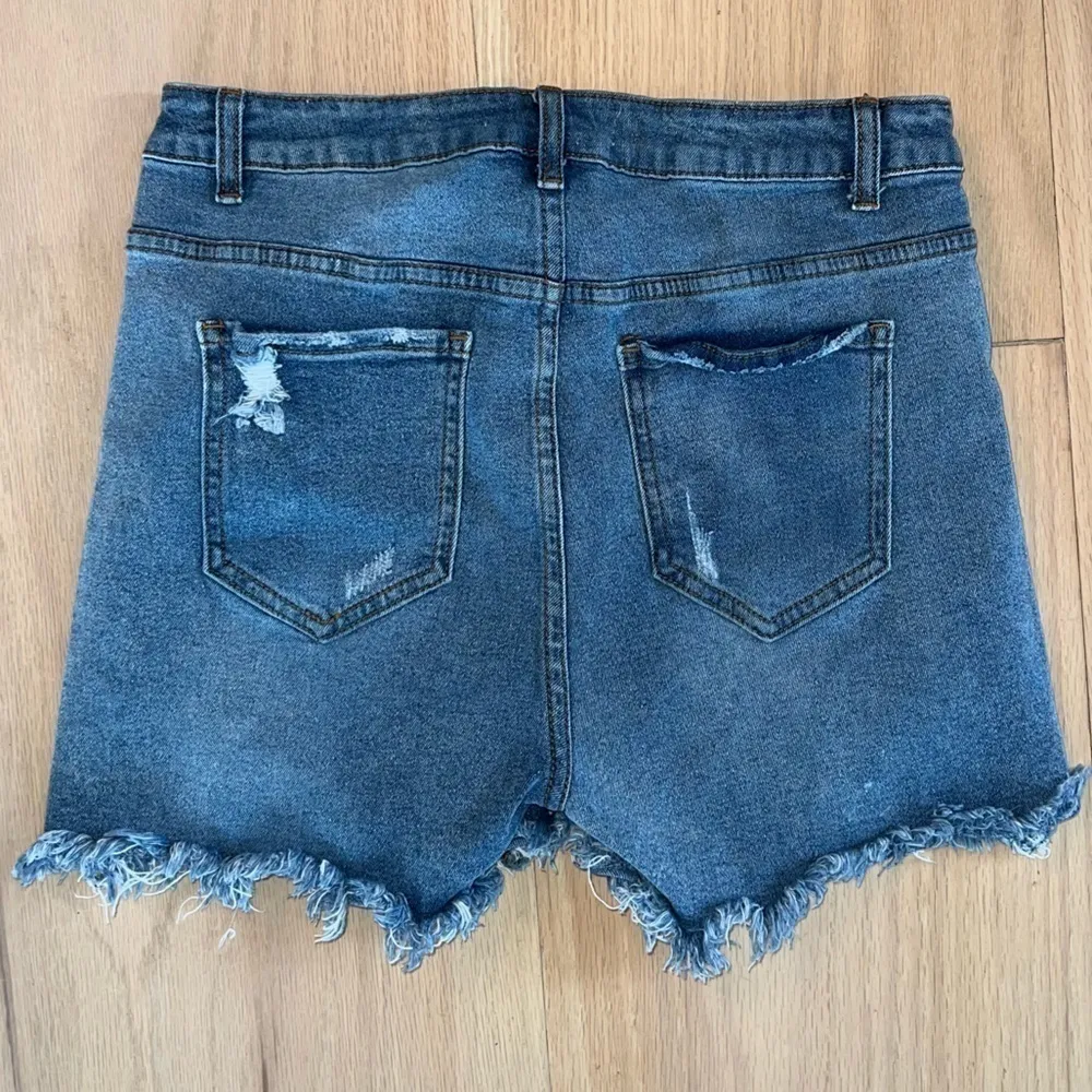 Encore Distressed Jean Shorts Size 13 - Image 4