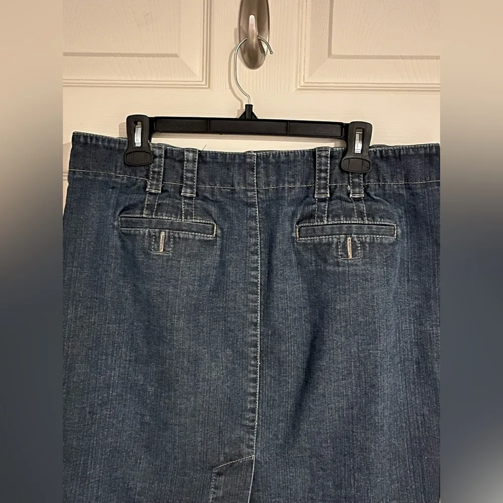 Ann Taylor Loft Denim Skirt, Size 12 - Image 5