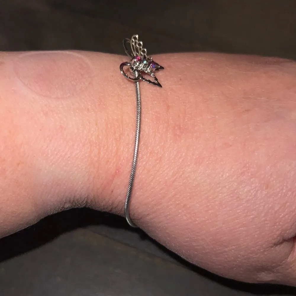 Source Unknown Sparkling Butterfly Charm Bolo Bracelet Silver Tone Adjustable - Image 4