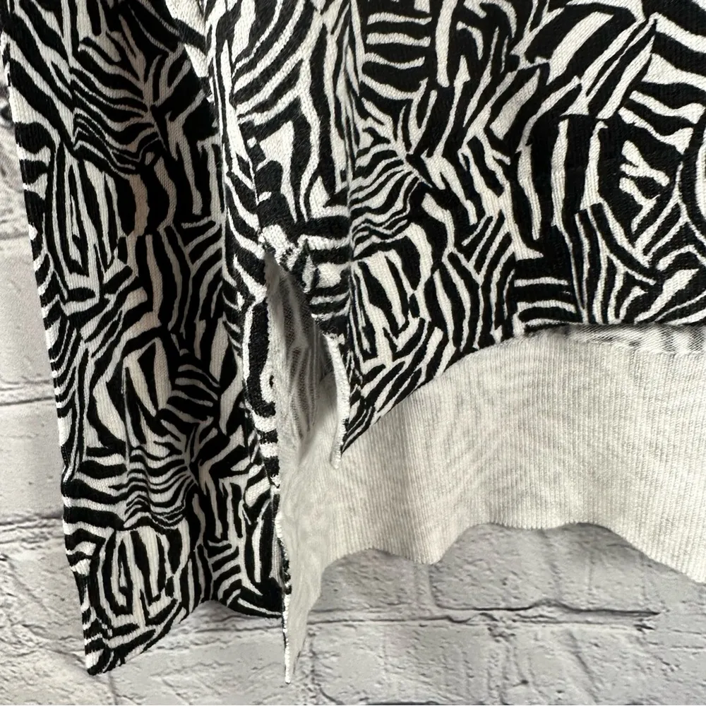 Michael Kors Boxy Pullover V-Neck Sweater Lightweight Zebra Black White L NWT - Image 8