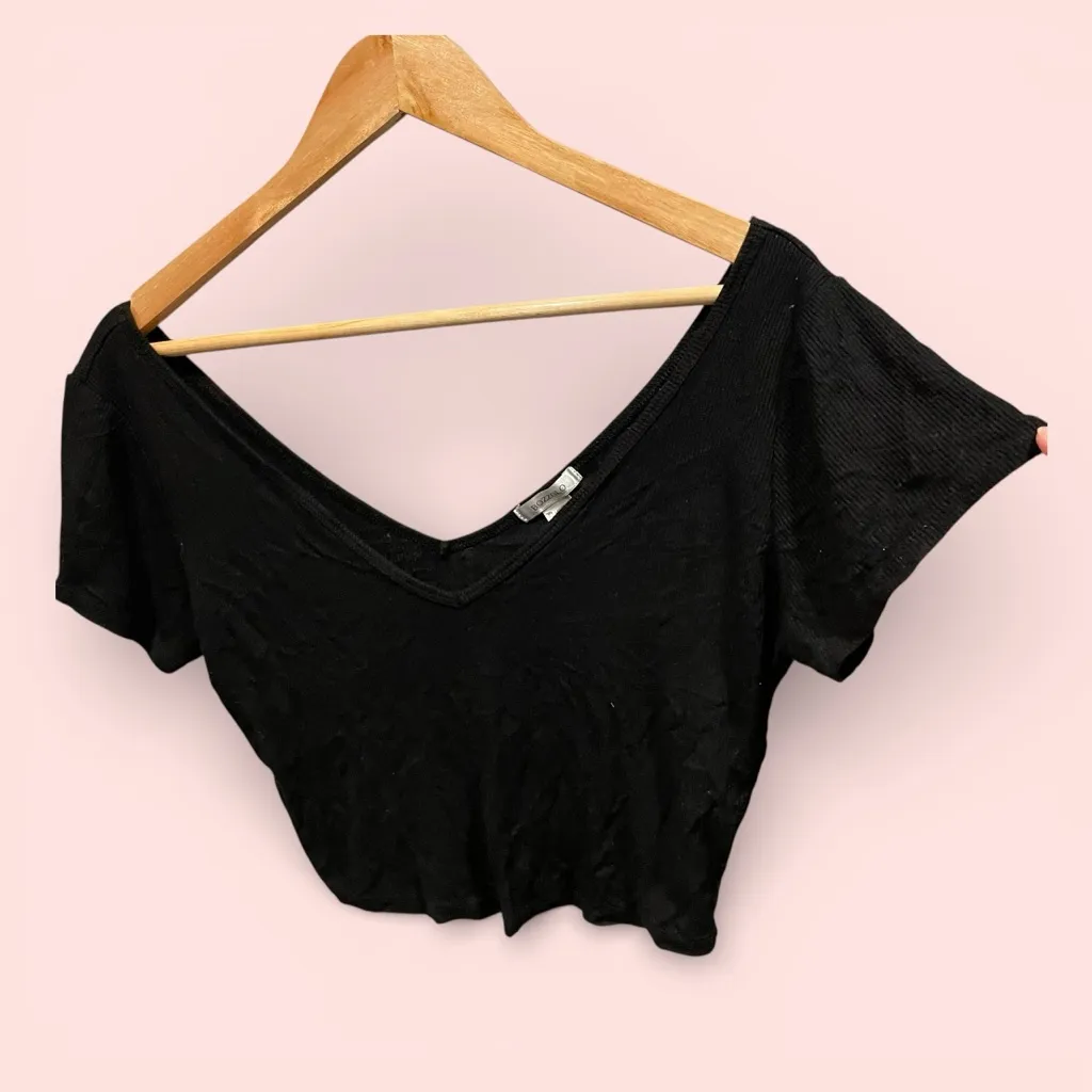 Cute black open v-neck Y2K style micro-ribbed crop top flirty coquette - Image 2