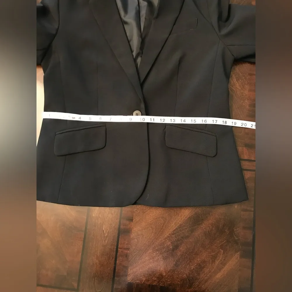 Black One Button Women's Blazer with Notched Collar Sz M Size M - Image 6